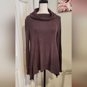 Cupio Textured Long Sleeve Turtleneck in Deep Green/Brown